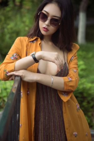 不穿内裤的女教师